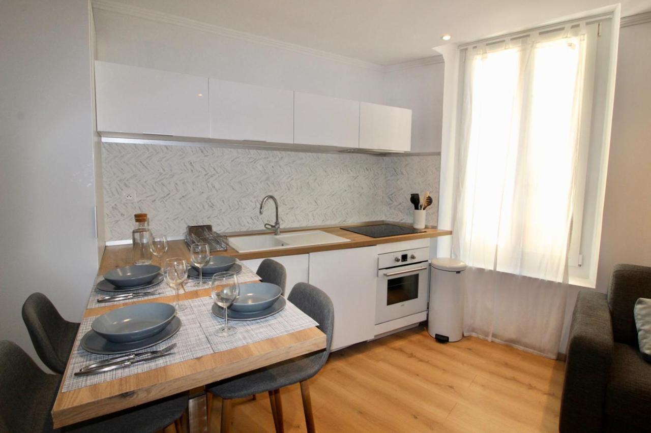 Lovely Apartment Heart Of Golden Square Fiber Wifi Nice Eksteriør bilde